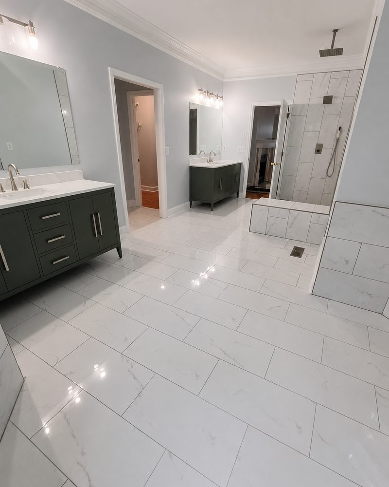 Spotless bathroom kept up by a Red Sky recurring cleaning plan