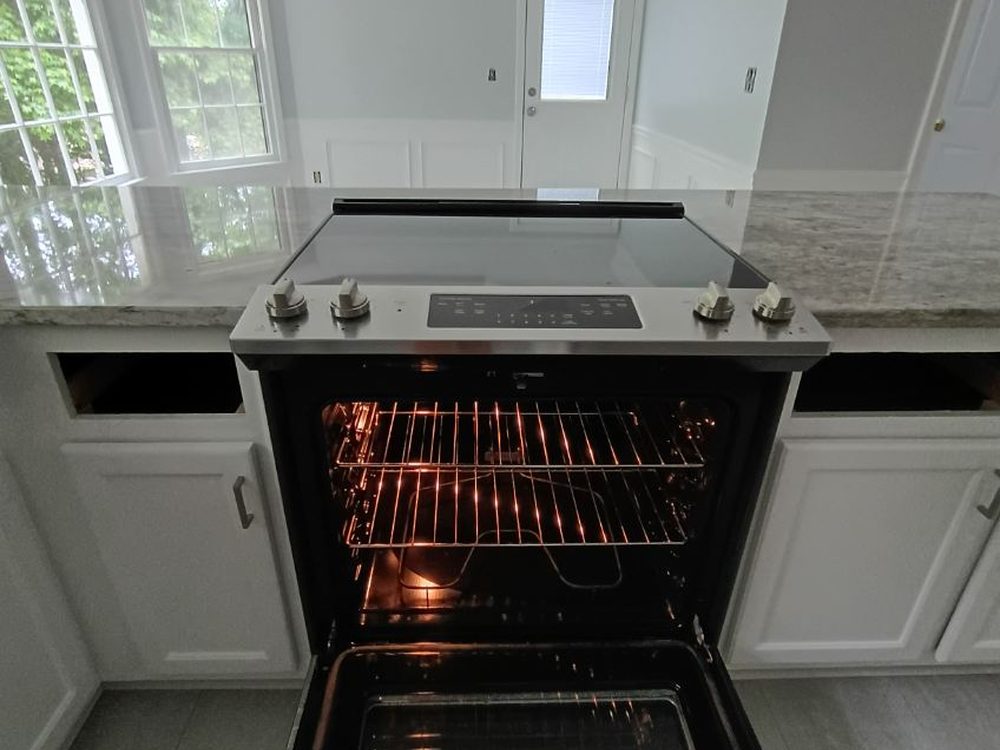 Oven interior and glass cleaned during a move-out clean